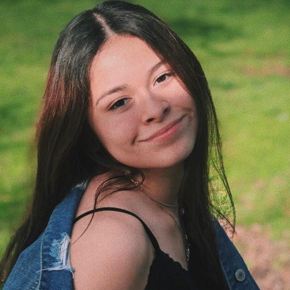 Meet your Posher, Daniela - Picture 1 of 1